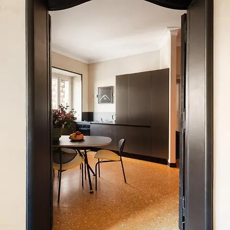 Casa Argentina, A Burghesius Appartamento Roma